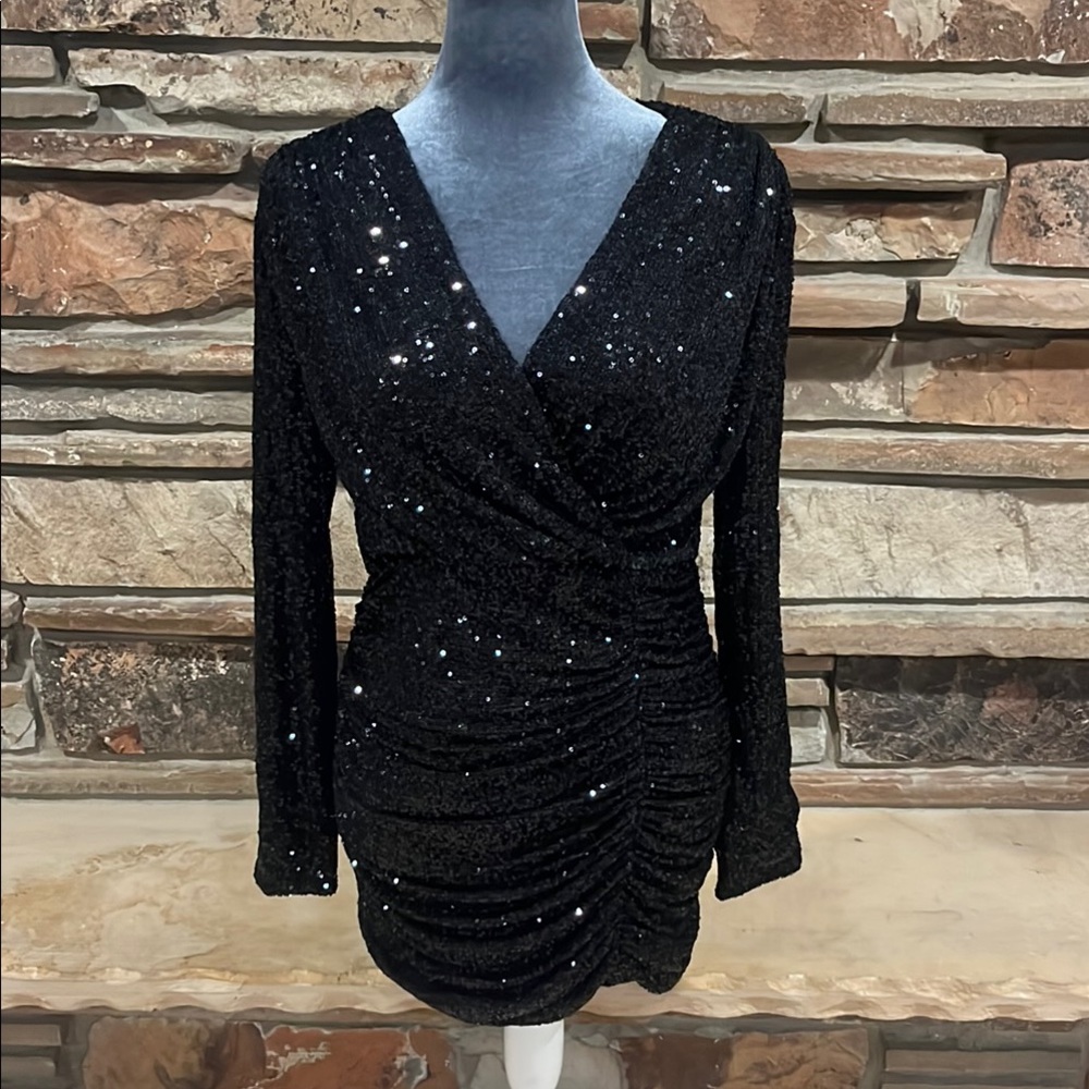 Kalinnu Black Sequin Ruched Mini Dress Long Sleeve